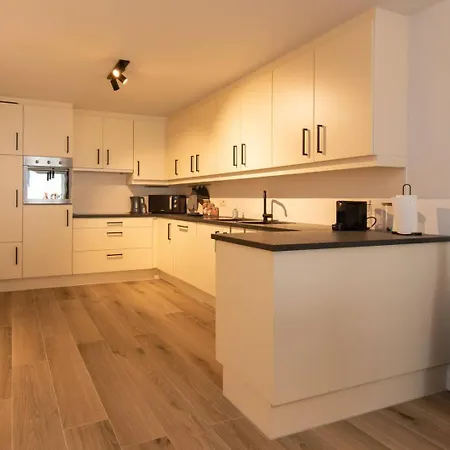 Luxueus, Ruim Op 350m Het Apartment