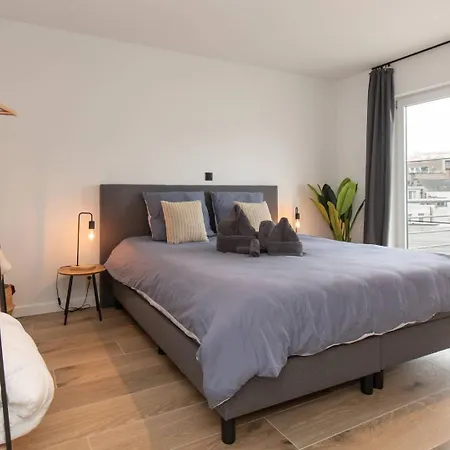 Appartement Luxueus, Ruim Op 350m Het