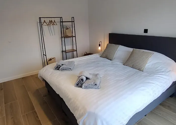 Luxueus, Ruim Op 350m Het * Ostend