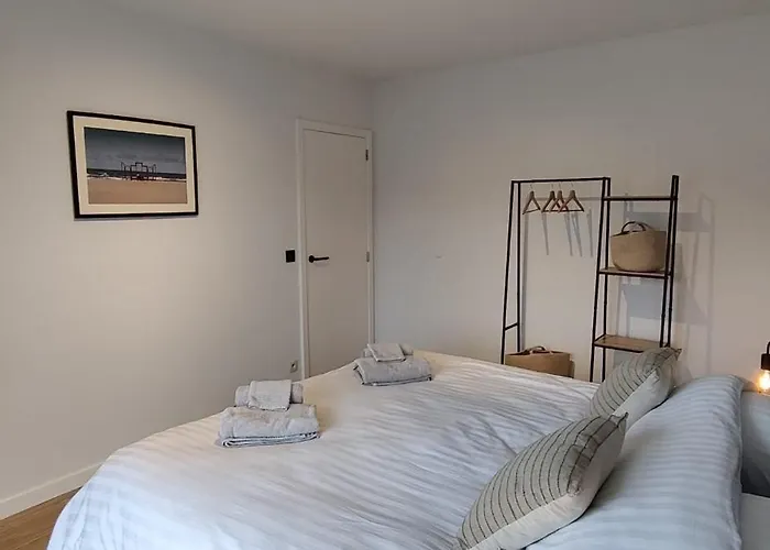 Apartment Luxueus, Ruim Op 350m Het