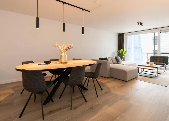 Apartment Luxueus, Ruim Op 350m Het